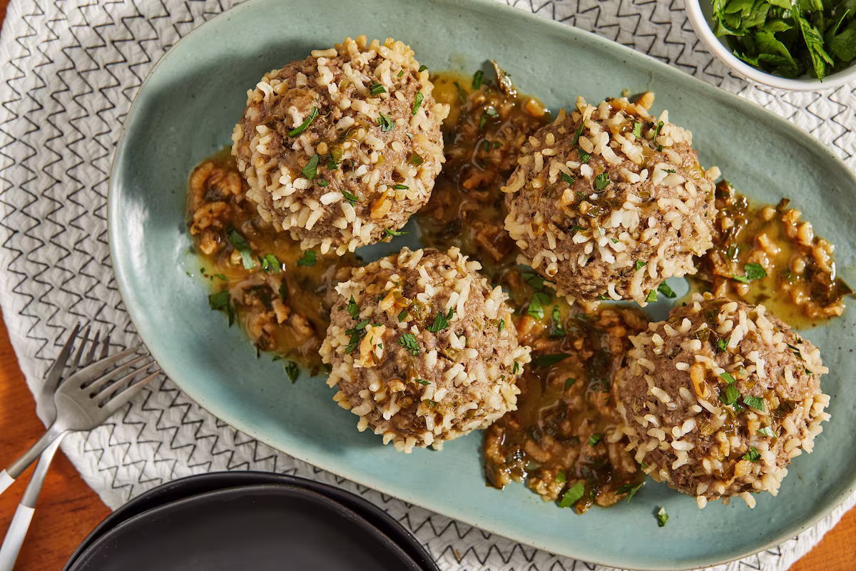 Веганські м’ясні та рисові кульки в ассирійському стилі